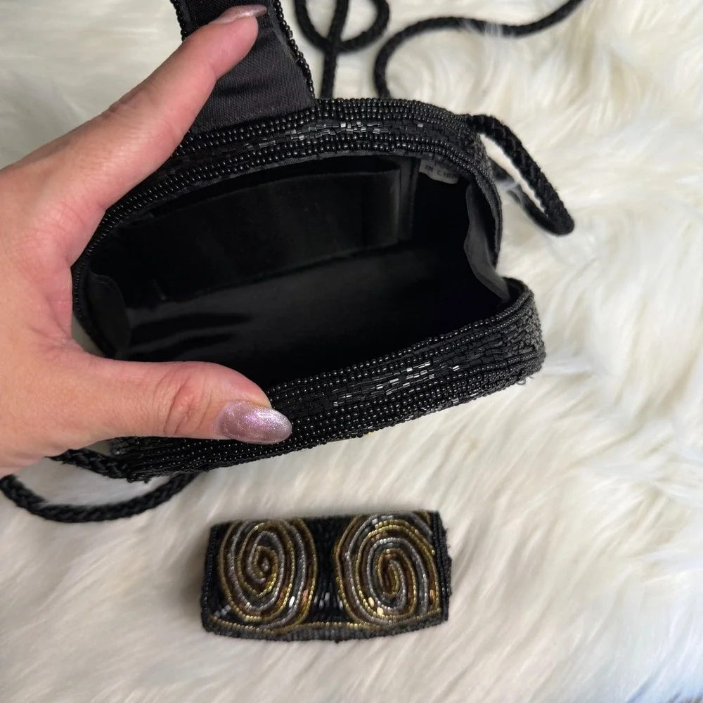 Vintage -‎ Black Beaded Small Purse with Lipstick Holder